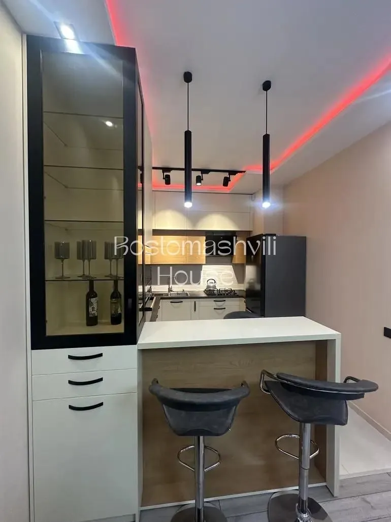 Квартира 55 м² с 2 комнатами в Сабуртало 5