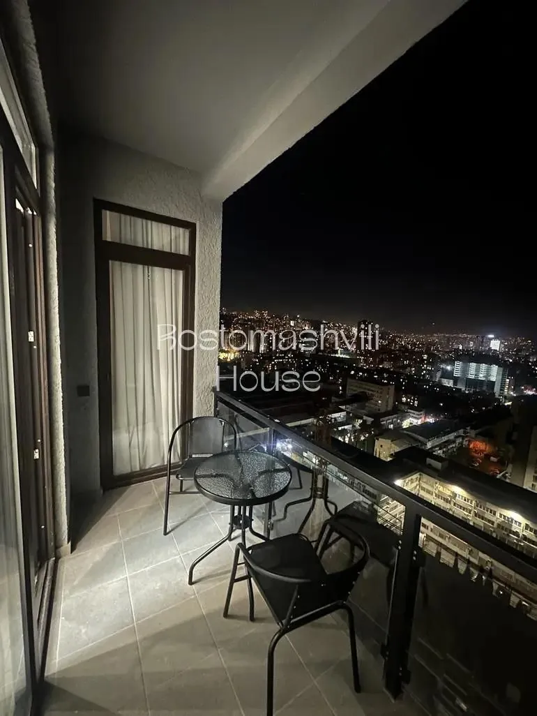 Квартира 55 м² с 2 комнатами в Сабуртало 10