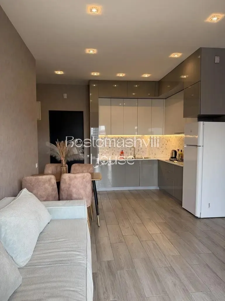 Квартира 55 м² с 2 комнатами в Надзаладеви 2