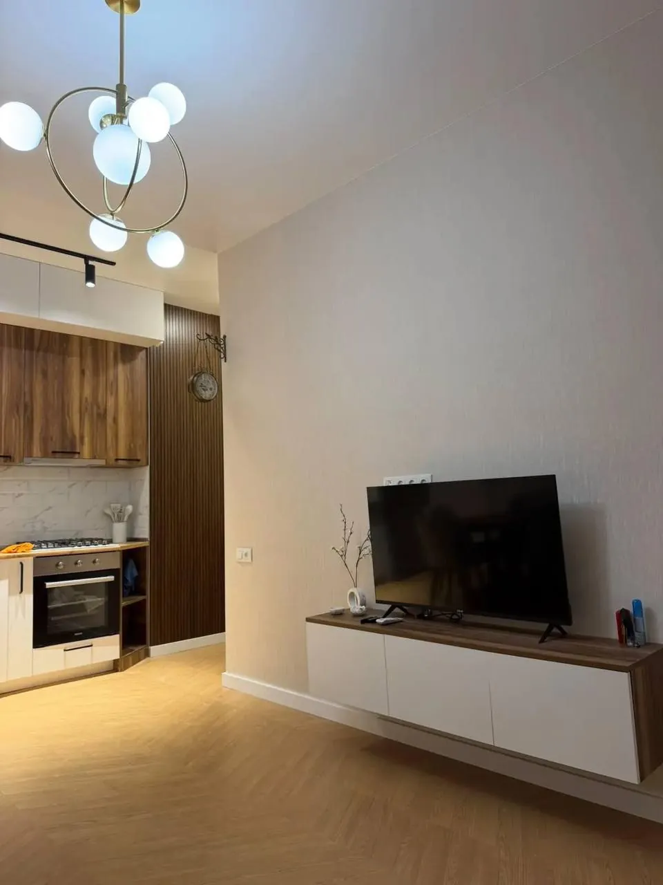 Квартира 58 м² с 2 комнатами в Сабуртало 10