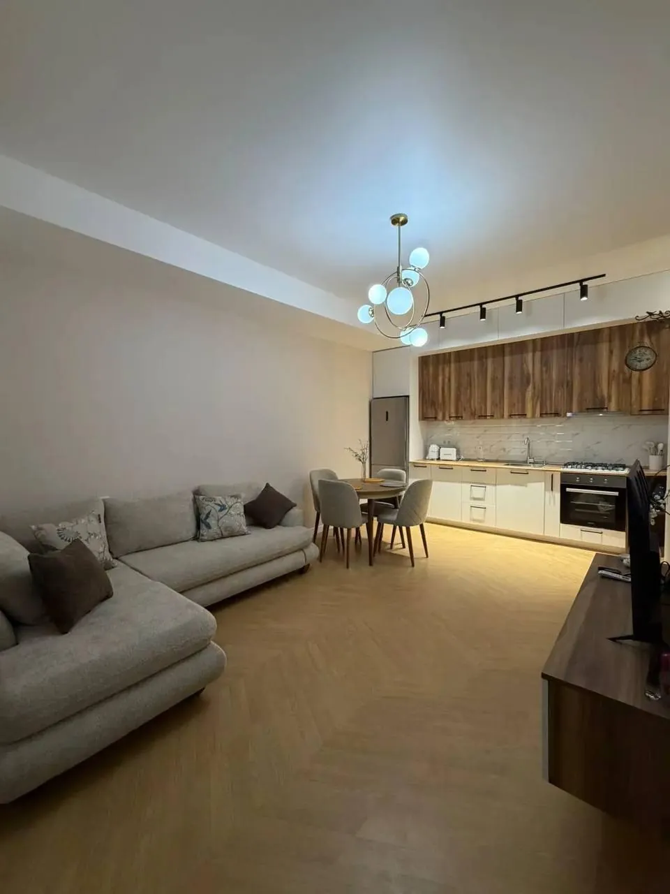 Квартира 58 м² с 2 комнатами в Сабуртало 8