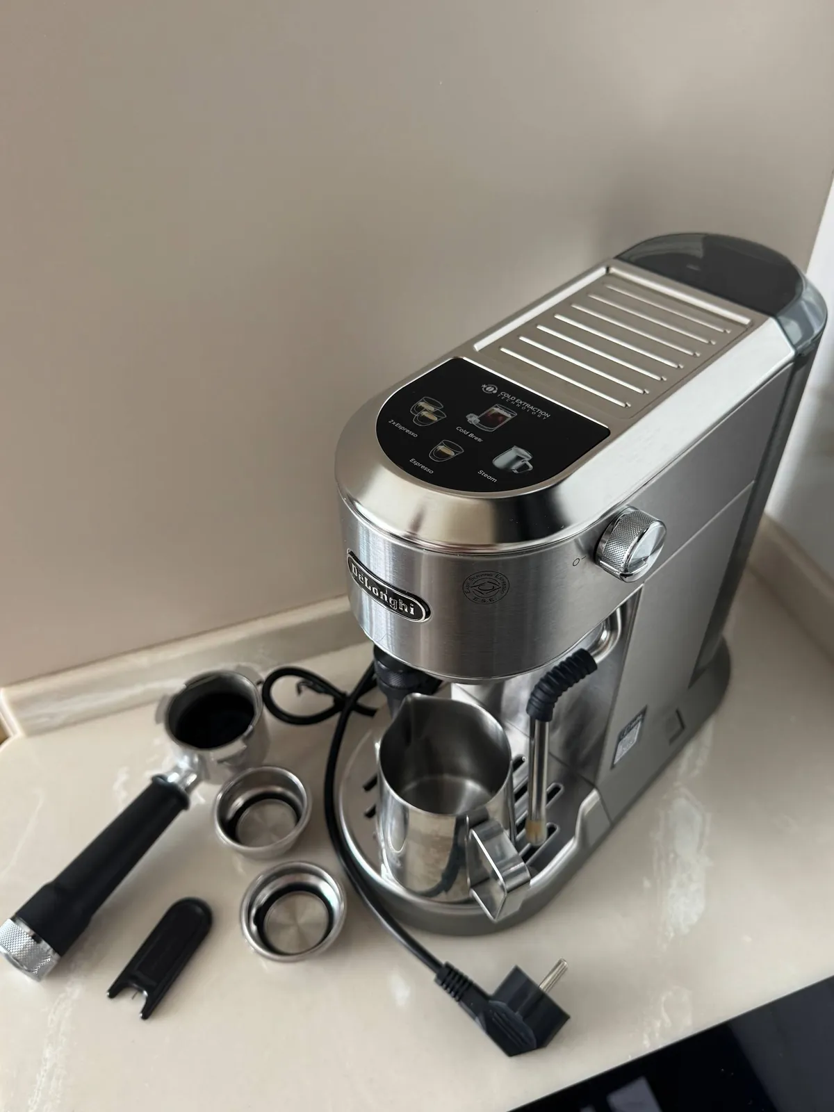 Кофемашина Delonghi рожковая 2