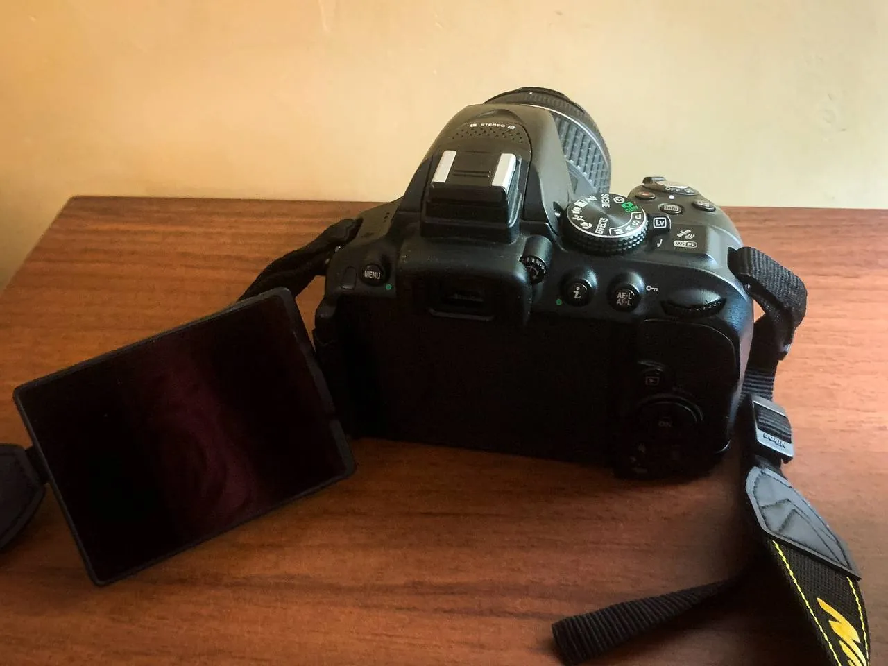 Фотоаппарат Nikon D5300 с тремя объективами 4