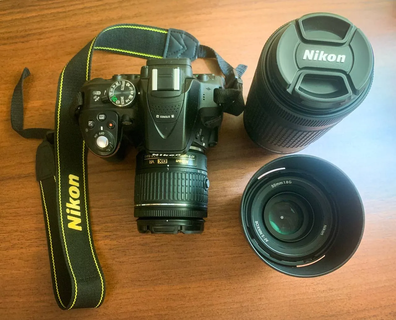 Фотоаппарат Nikon D5300 с тремя объективами 6