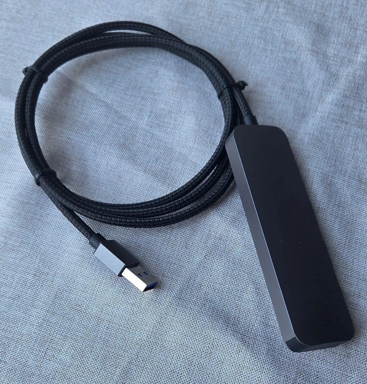 USB Bluetooth и Wi-Fi адаптеры, хаб, кабель DisplayPort 4