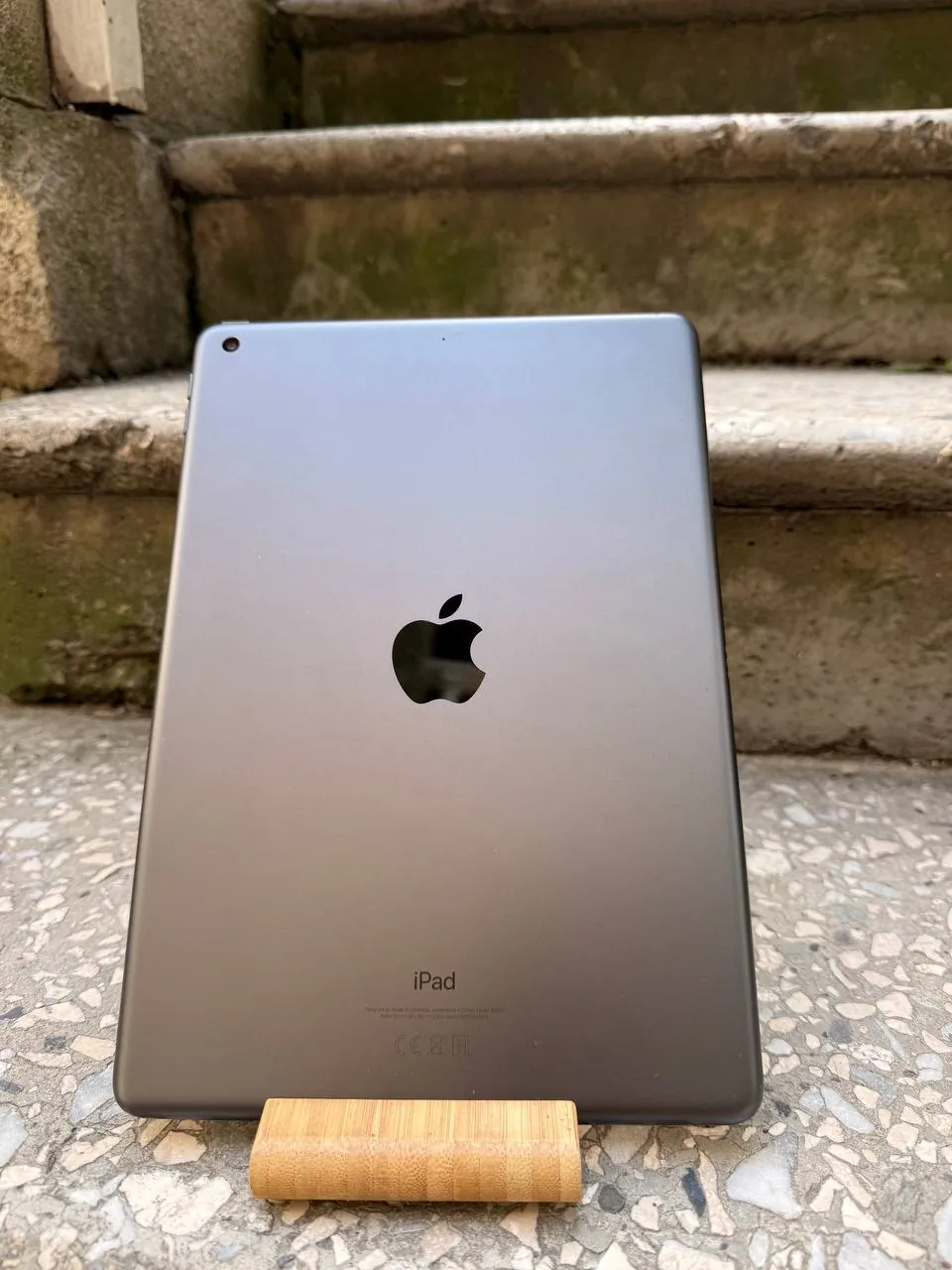 IPad 9-го поколения 64 ГБ с чехлом 1