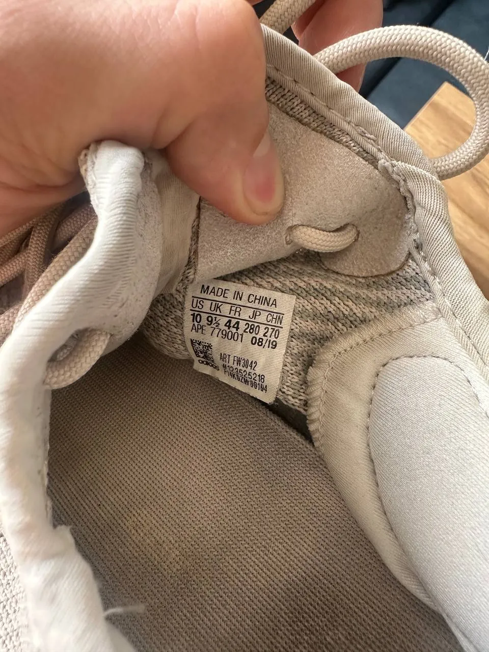 Кроссовки Li-Ning и Adidas Yeezy 350 8