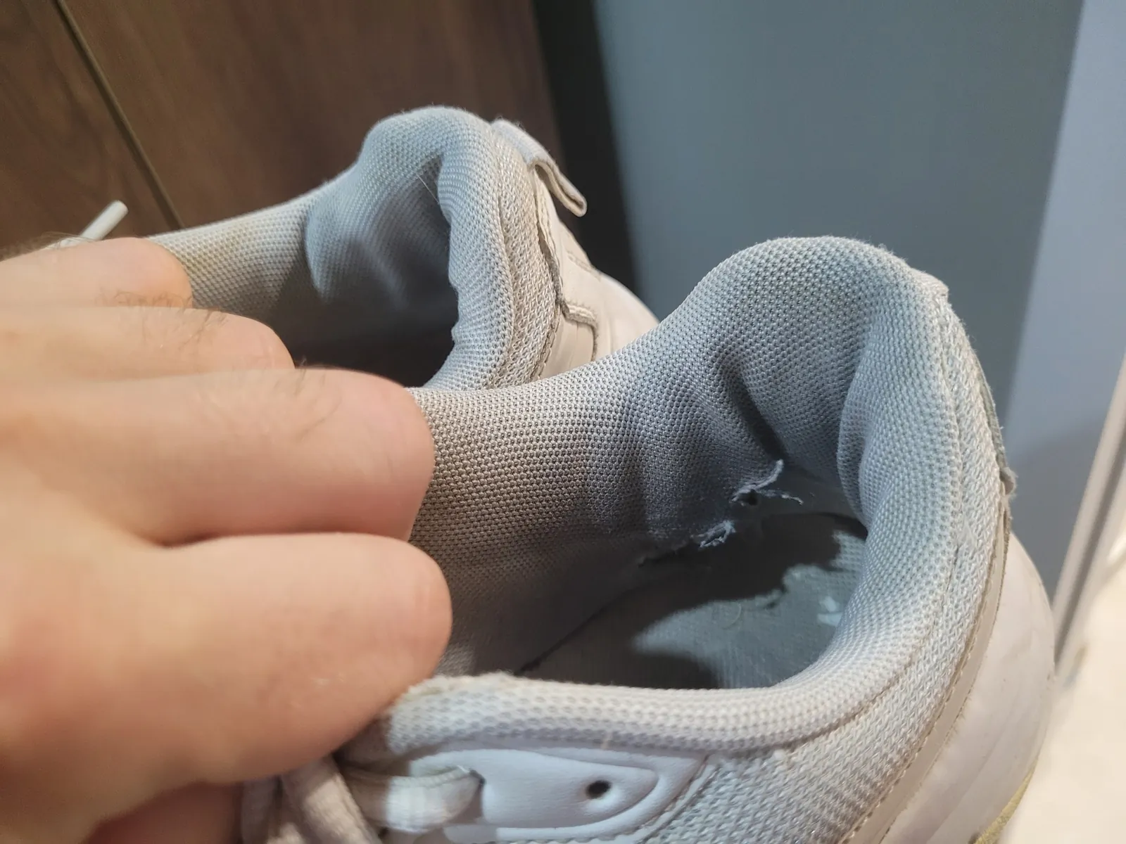Кроссовки Fila и Adidas б/у отдам 3