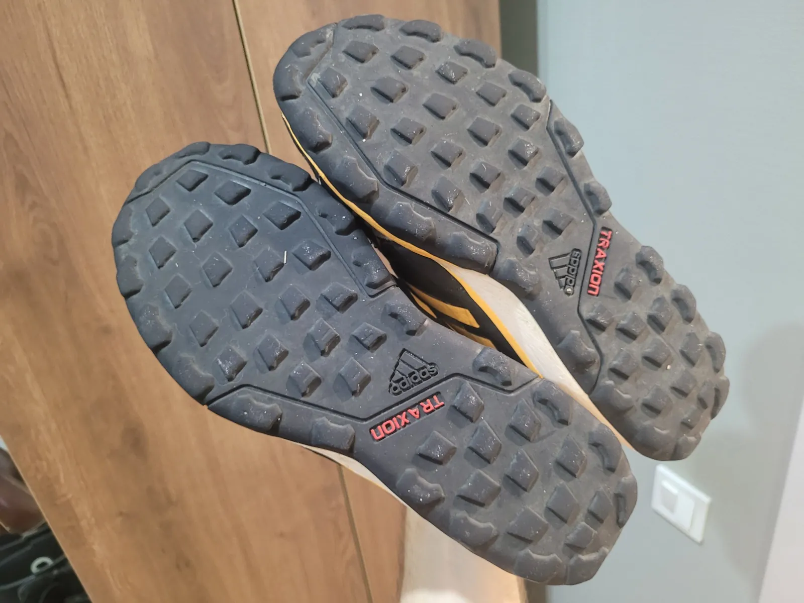 Кроссовки Fila и Adidas б/у отдам 5
