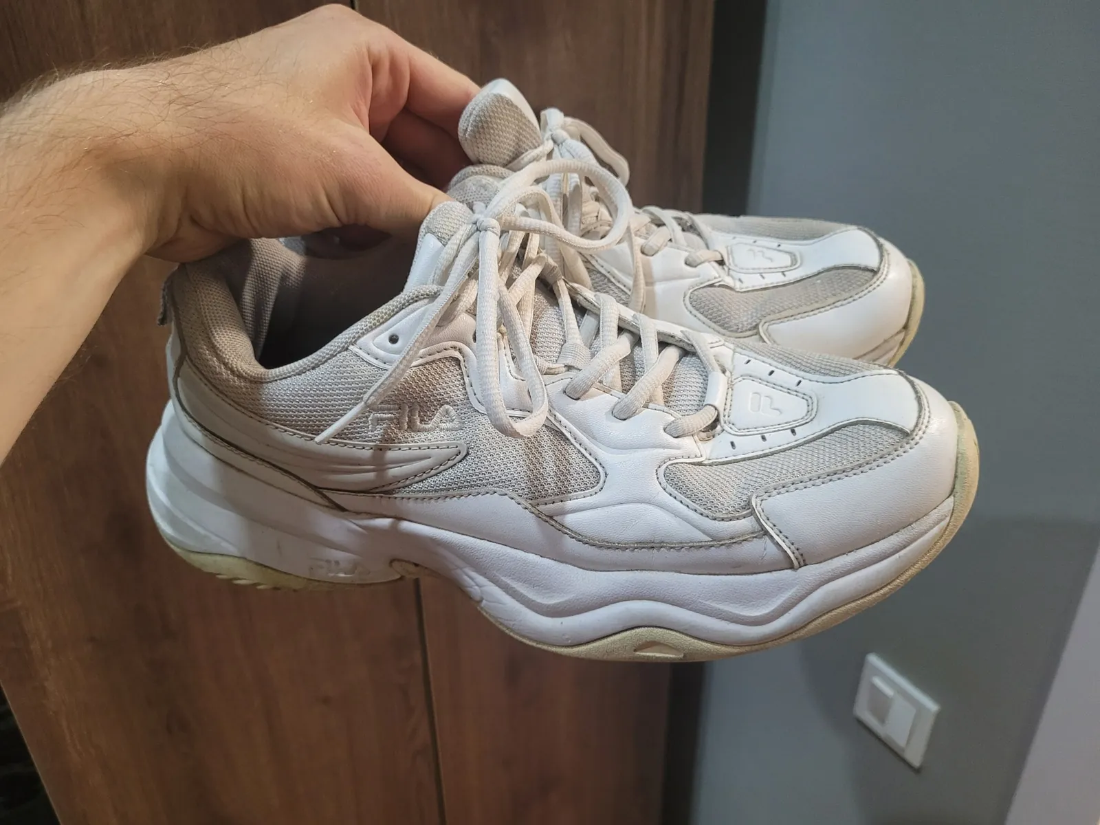Кроссовки Fila и Adidas б/у отдам 1