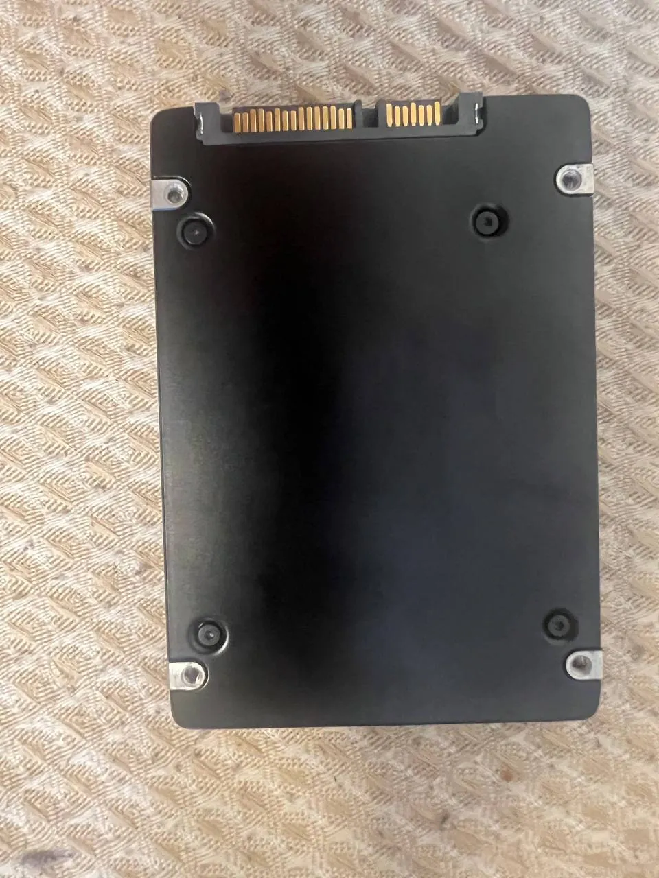 SSD накопитель 3.84 ТБ для ПК и серверов 1