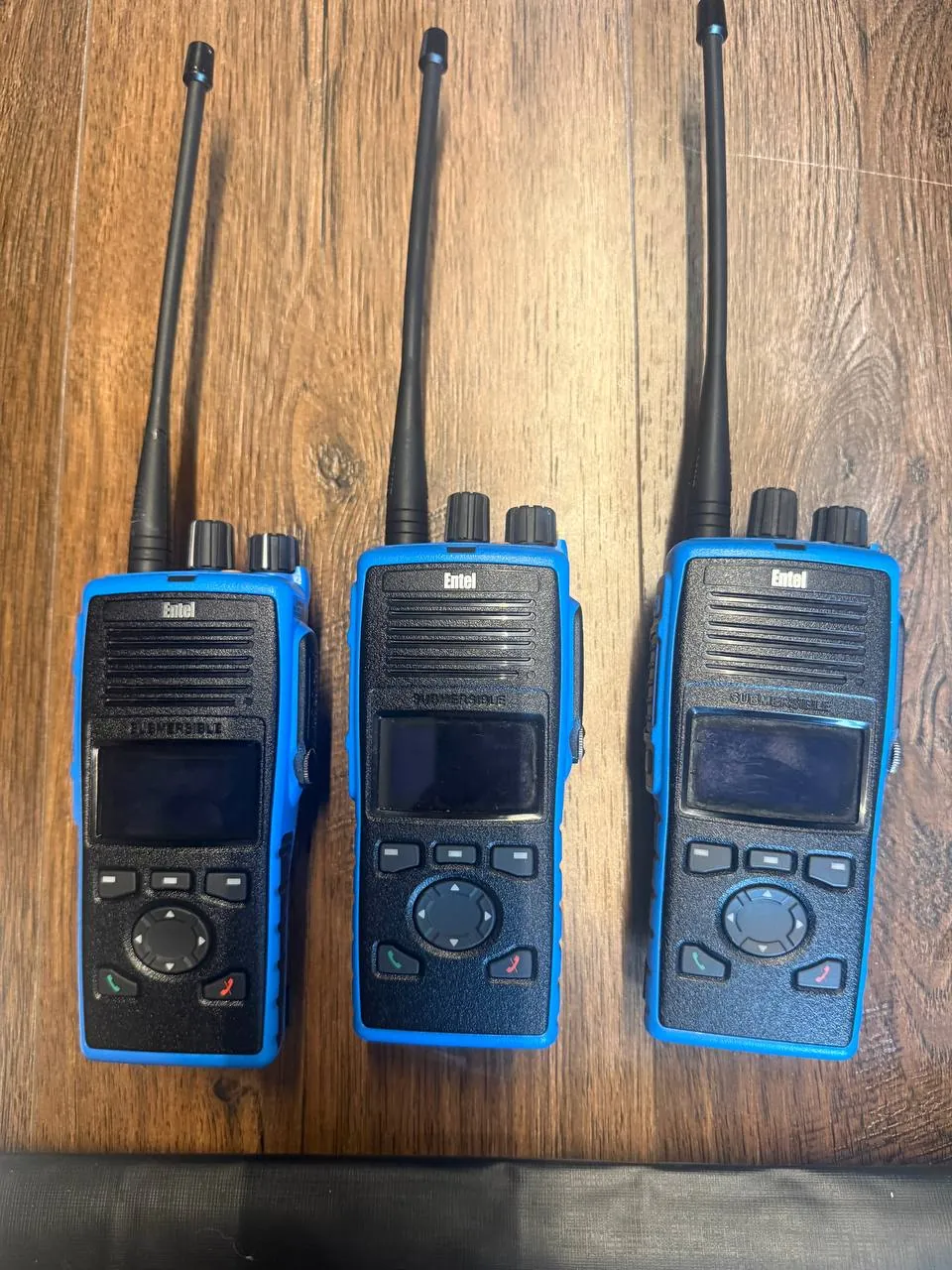 Рации Entel DT500 комплект с зарядками 1