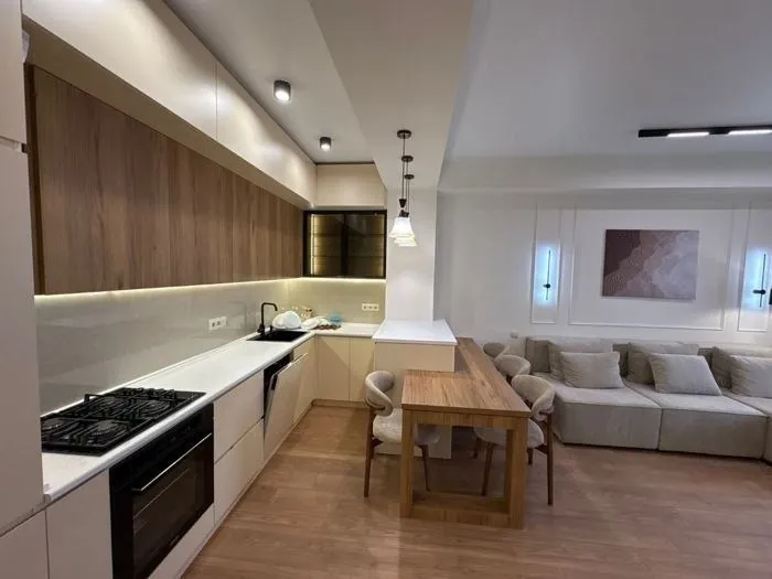 Квартира 95 м² с 3 комнатами в Сабуртало 3