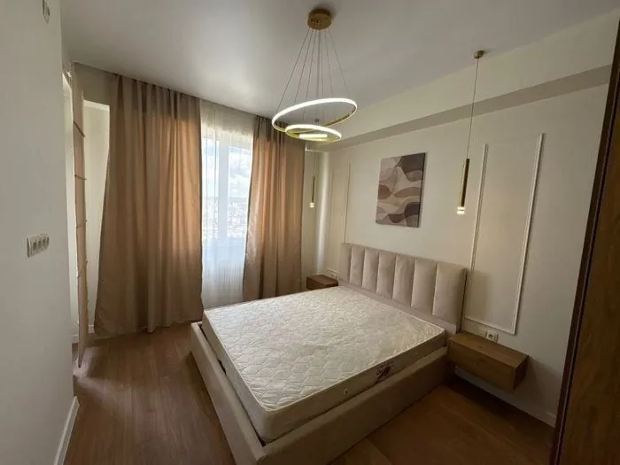 Квартира 95 м² с 3 комнатами в Сабуртало 6