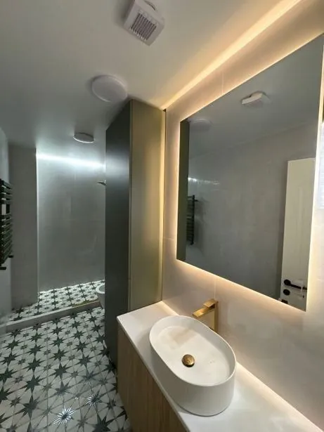 Квартира 95 м² с 3 комнатами в Сабуртало 9