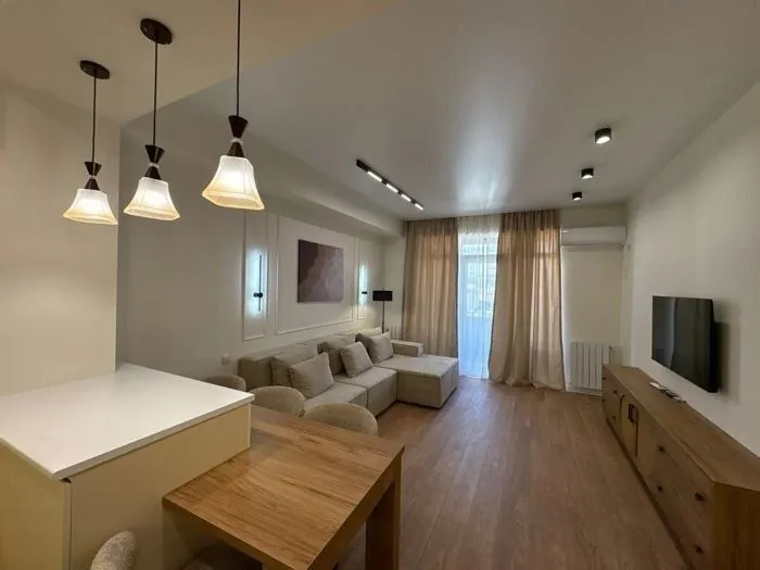 Квартира 95 м² с 3 комнатами в Сабуртало 1