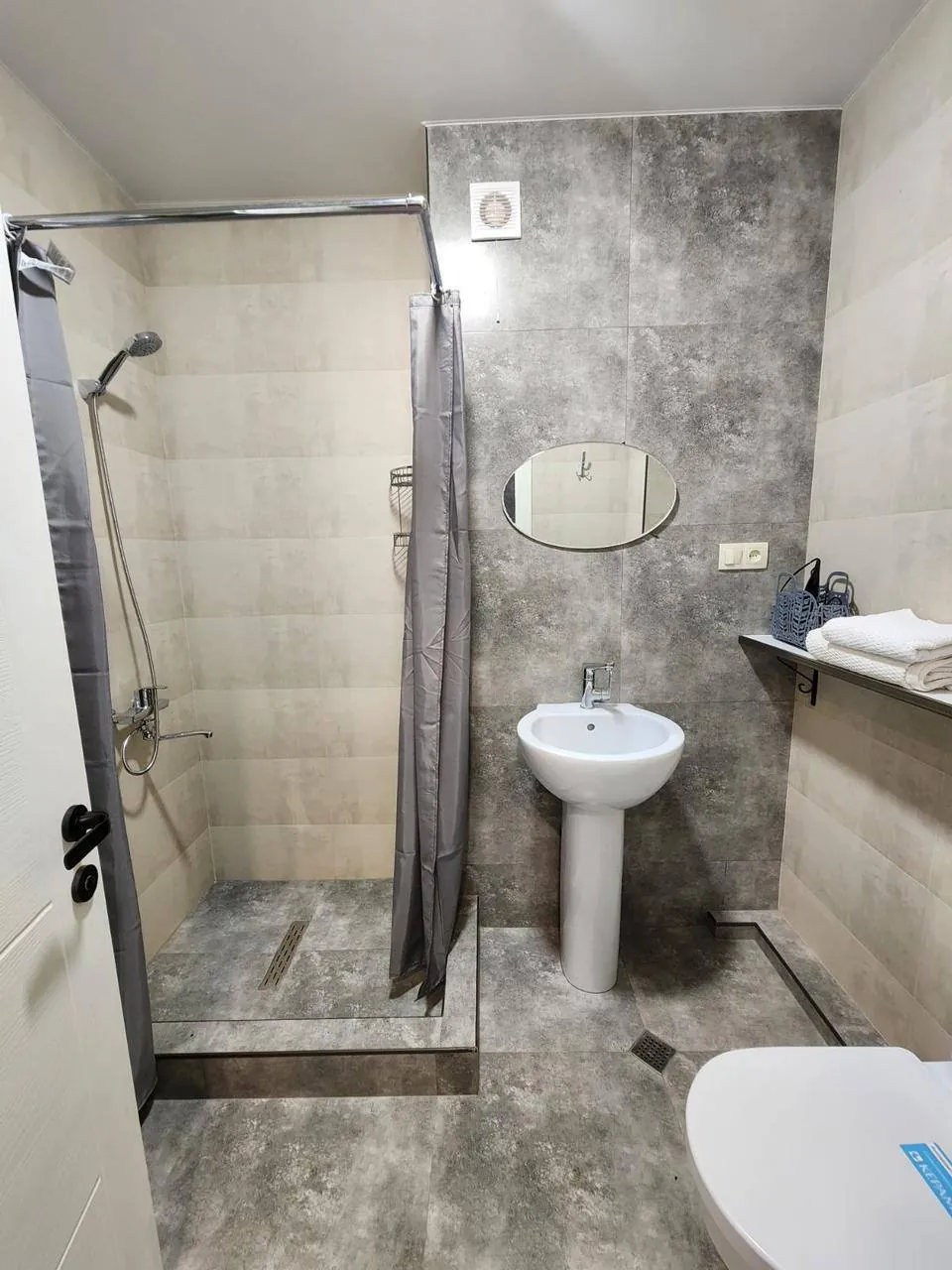 Квартира 69 м² с 2 комнатами в Исани 7