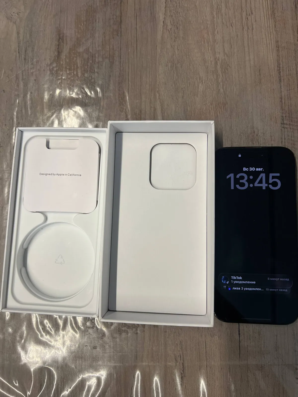 IPhone 16 Pro рабочий с трещиной на крышке 8