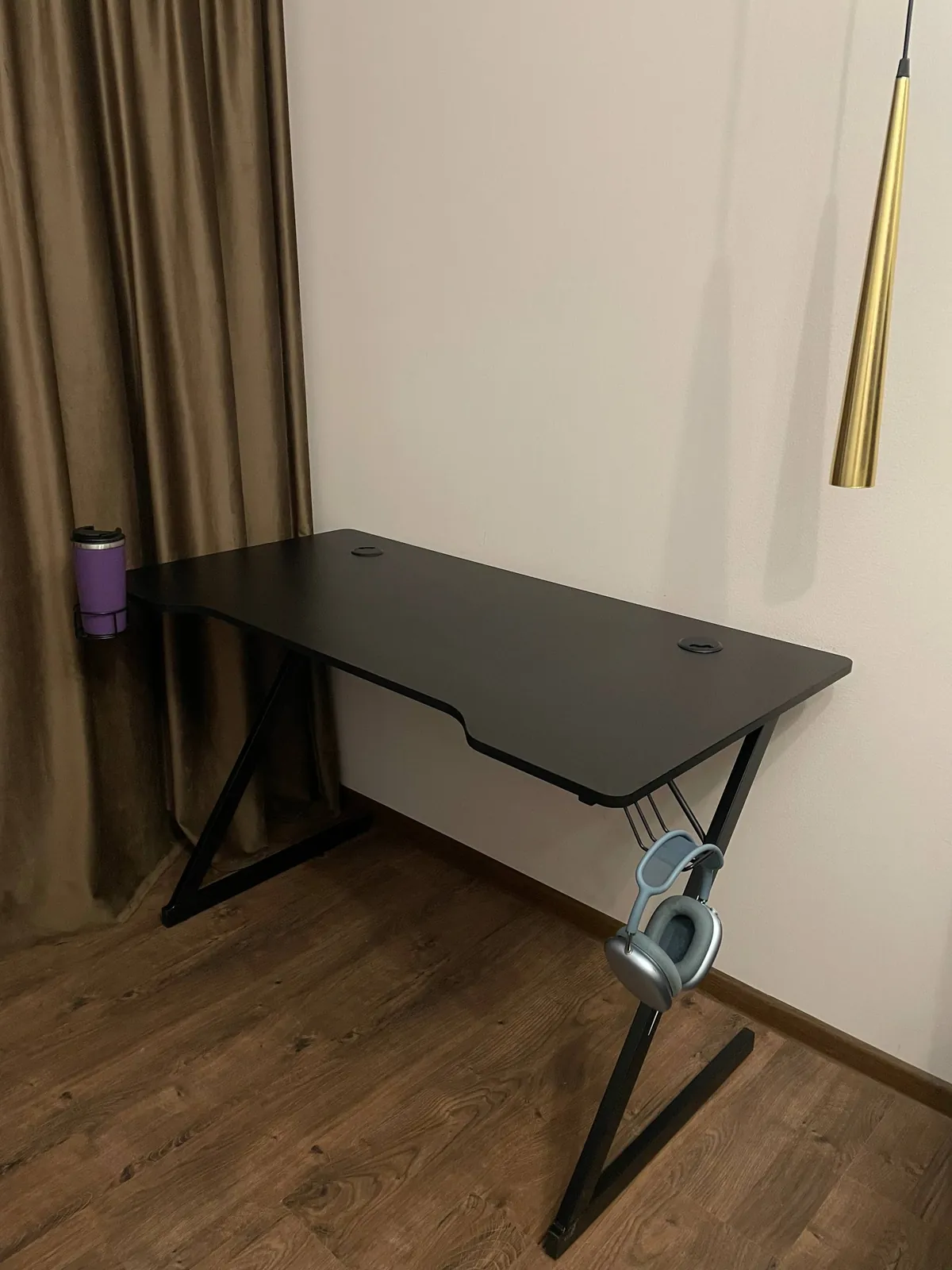 Компьютерный игровой стол Jusk Gamer 1