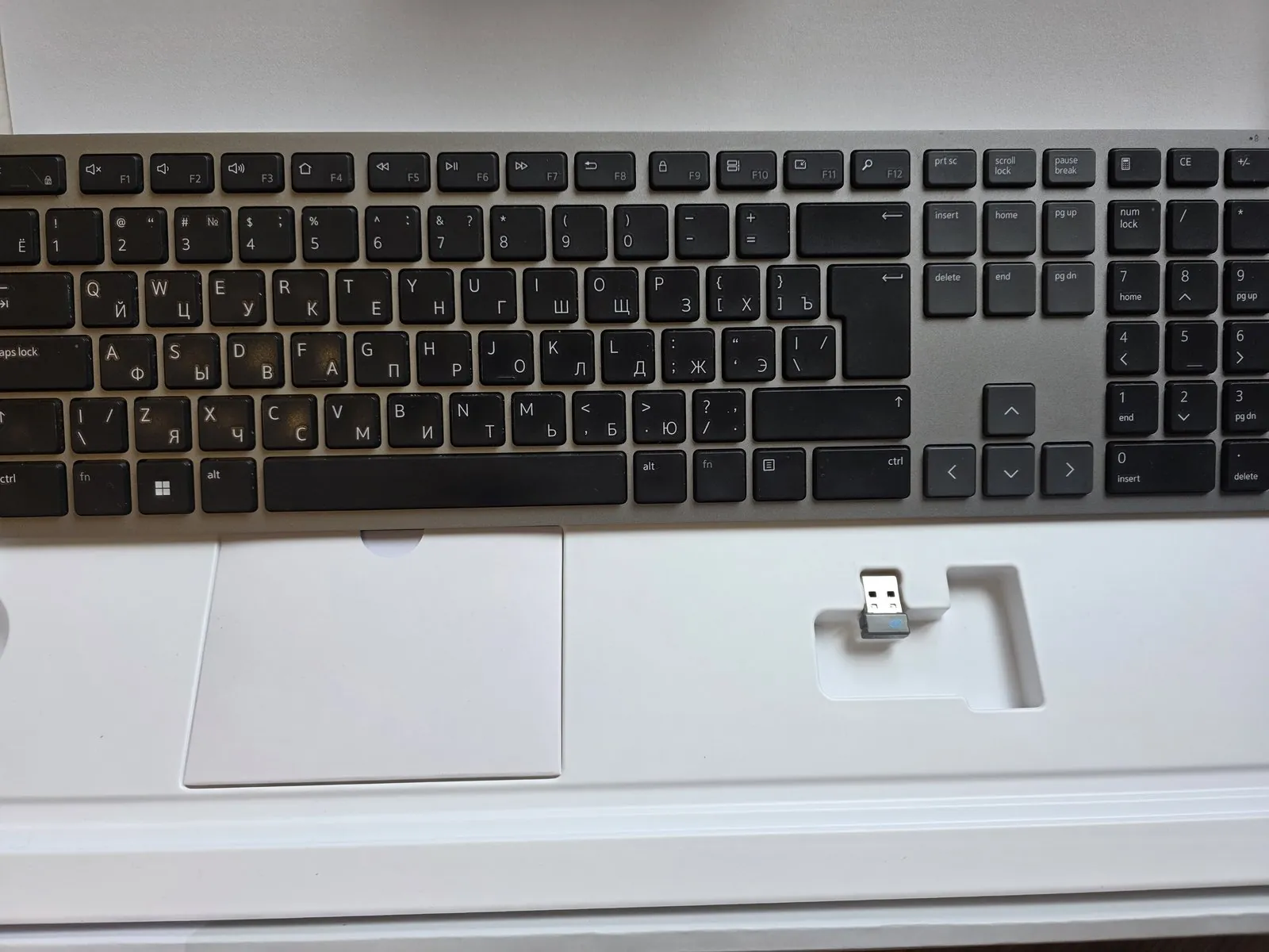Беспроводная клавиатура Dell KB700 с русской раскладкой 3