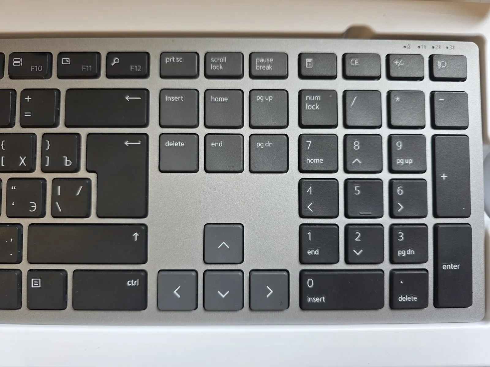 Беспроводная клавиатура Dell KB700 с русской раскладкой 4