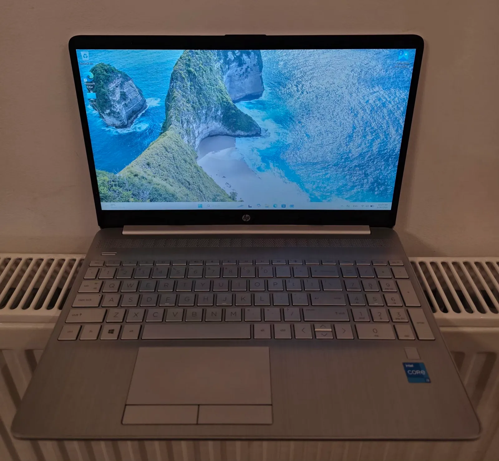 Ноутбук HP 15-DW3163ST Core i3 16GB 1