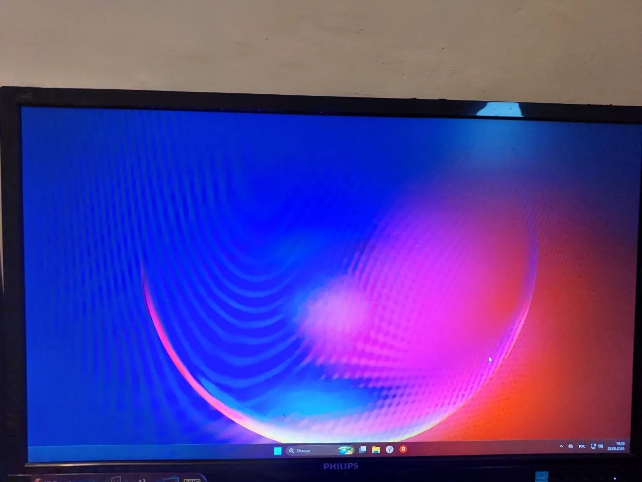 Два монитора Acer и Philips Full HD 2
