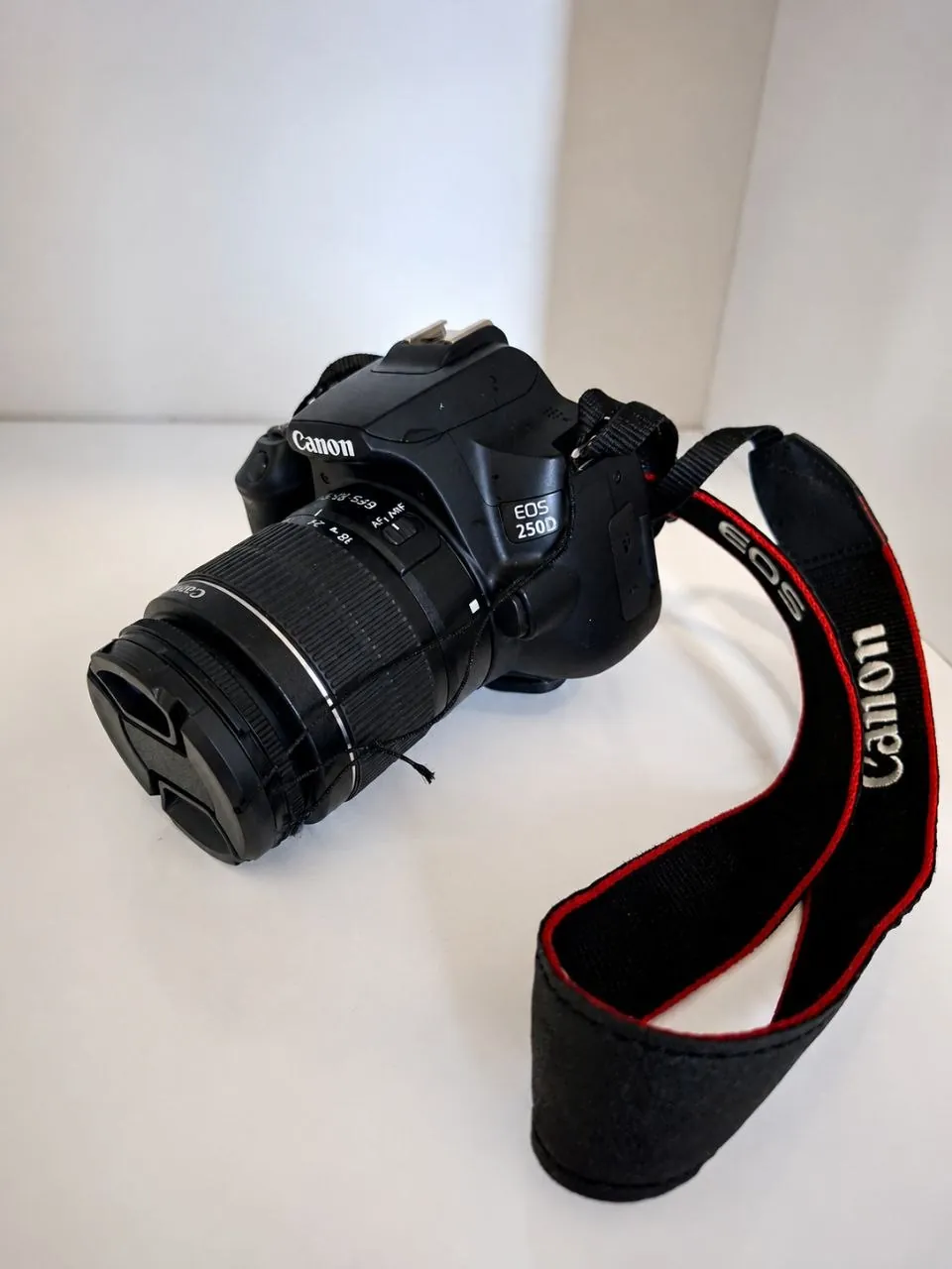 Разные вещи: камера Canon EOS 250D, подсвечники и др. 1