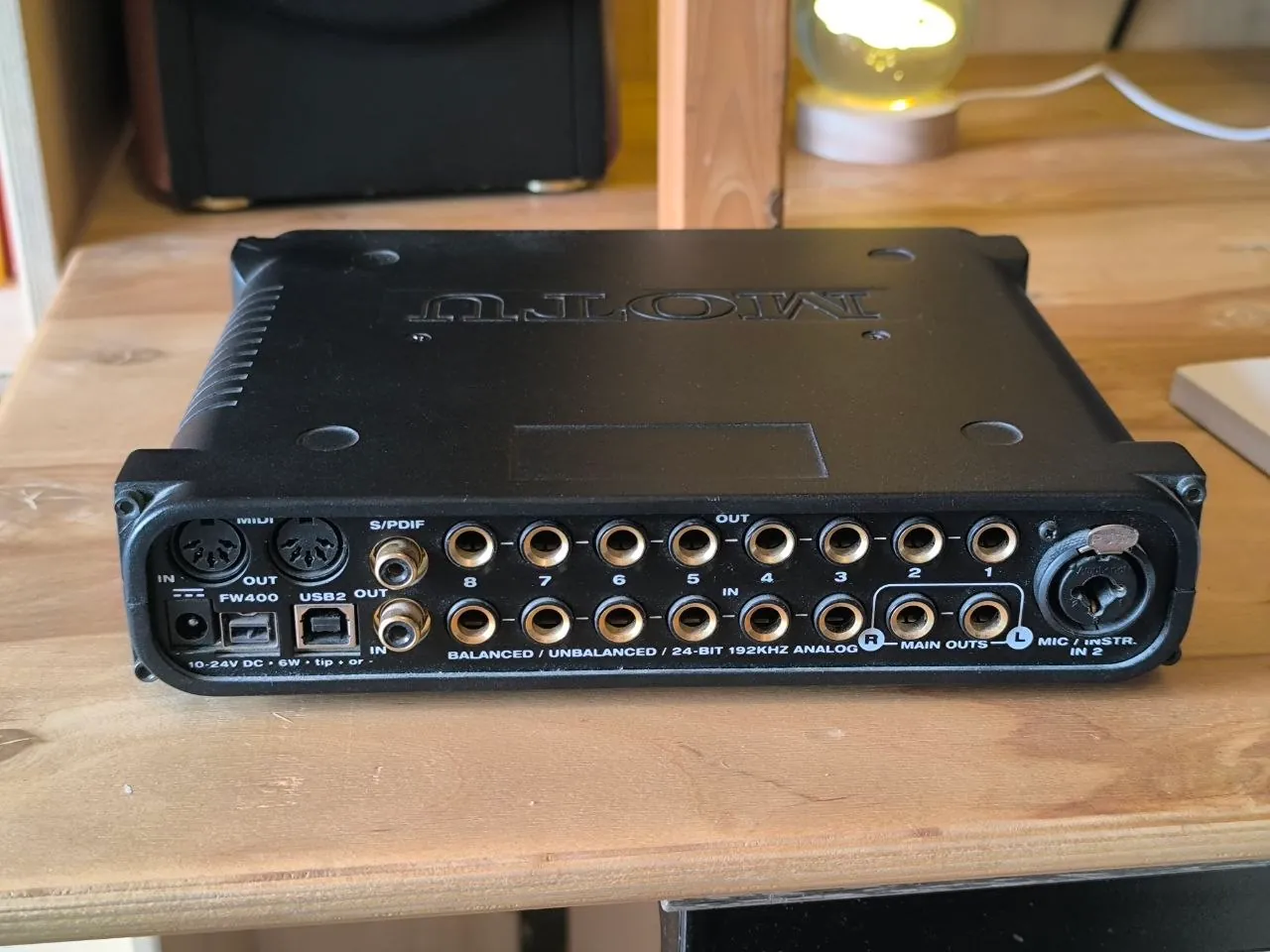 Звуковой аудиоинтерфейс MOTU UltraLite-mk3 Hybrid 2