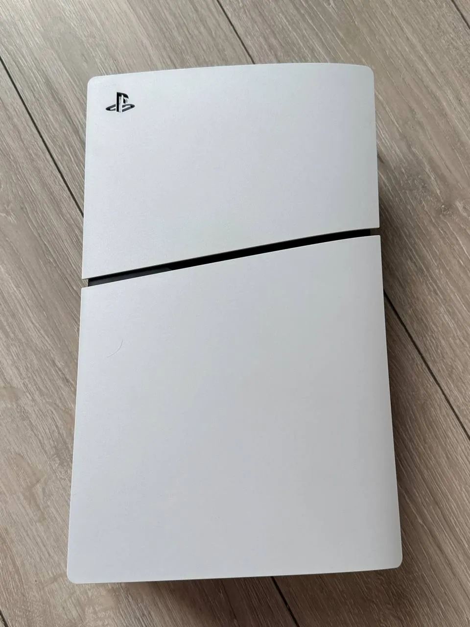 Игровая консоль PlayStation 5 с контроллером 5