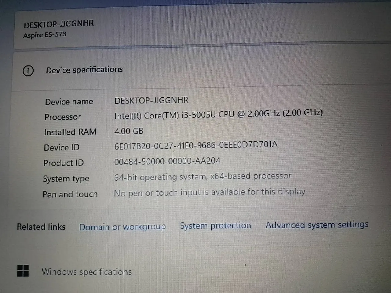 Ноутбук Acer Aspire E5-573 с дефектом экрана 1
