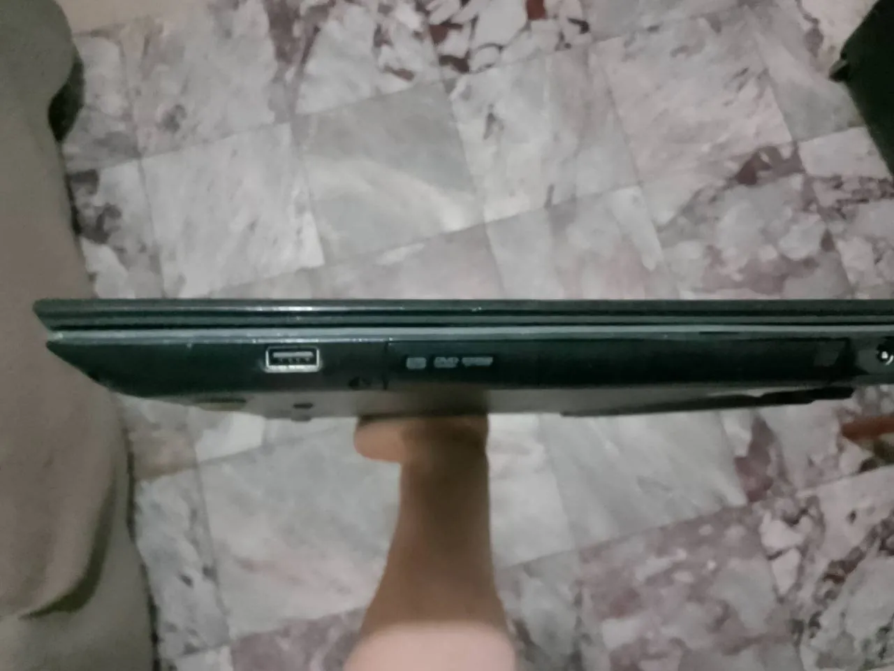 Ноутбук Acer Aspire E5-573 с дефектом экрана 3