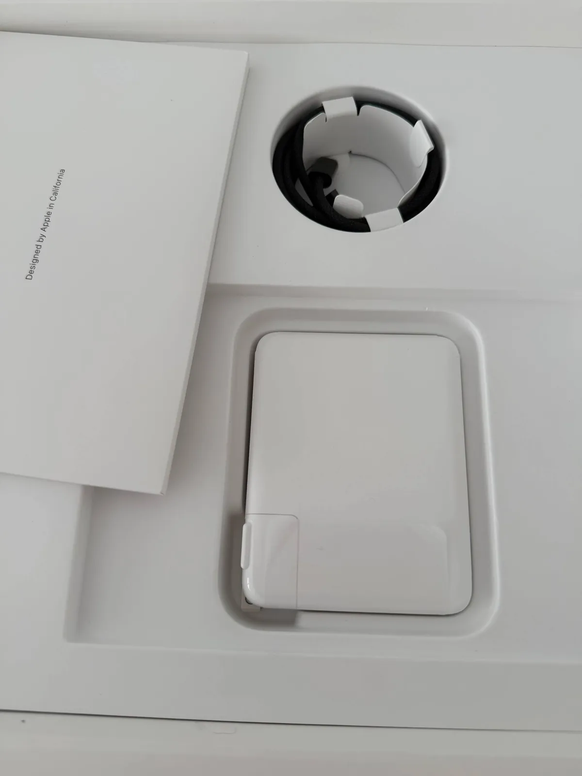 MacBook Pro 16 M5 Pro 24/1TB Open Box 1