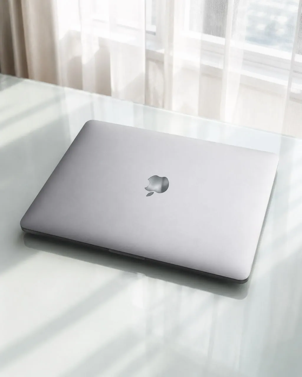 MacBook Pro 13 M2 8/256GB Silver 4