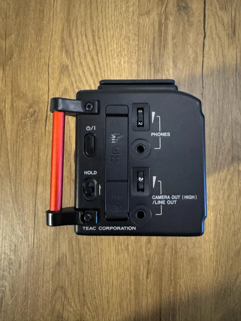 Аудиорекордер Tascam DR-60D Mark II четырёхканальный 3
