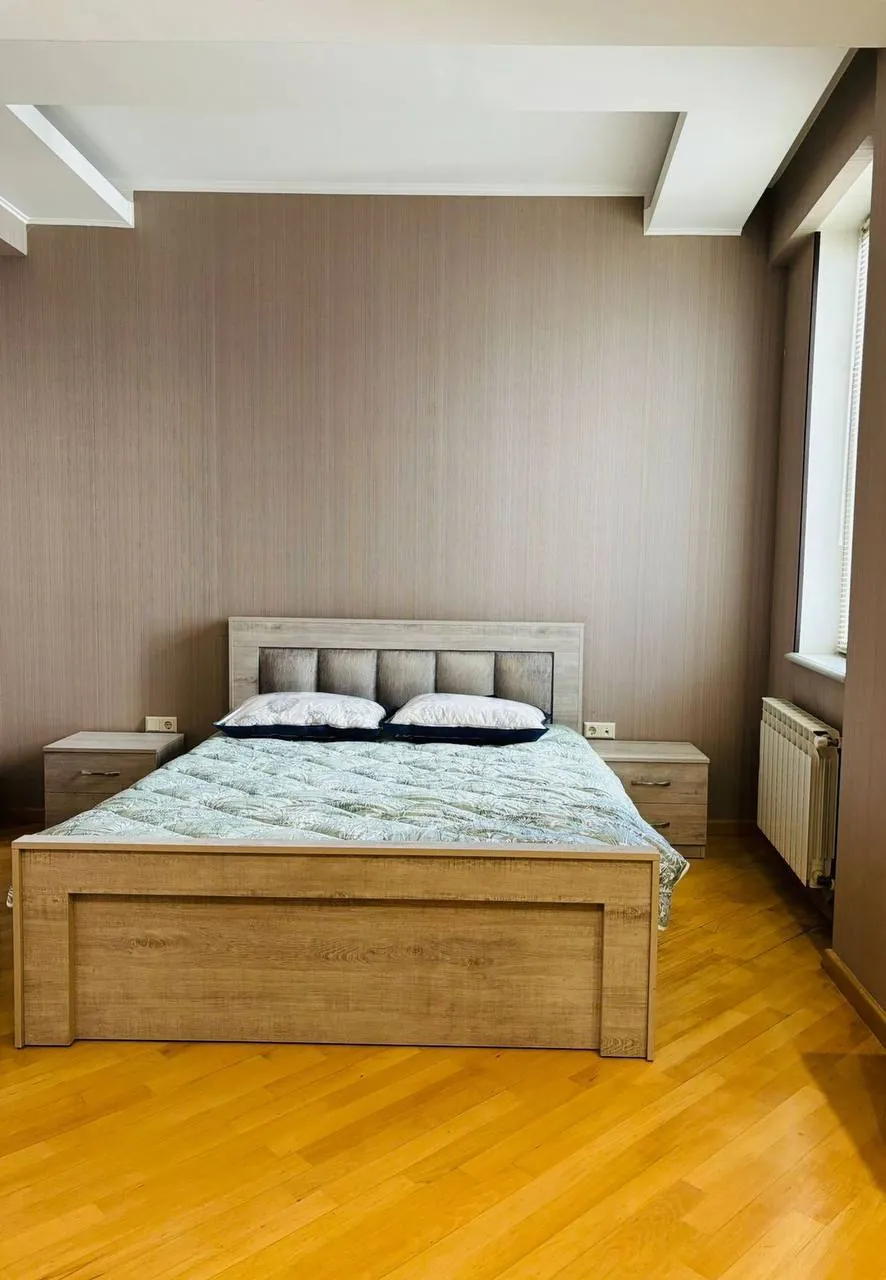 Квартира 150 кв м три спальни Сабуртало 8