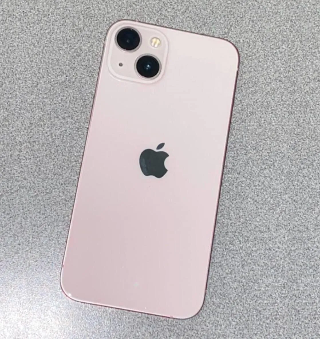 IPhone 13 128GB белый 1