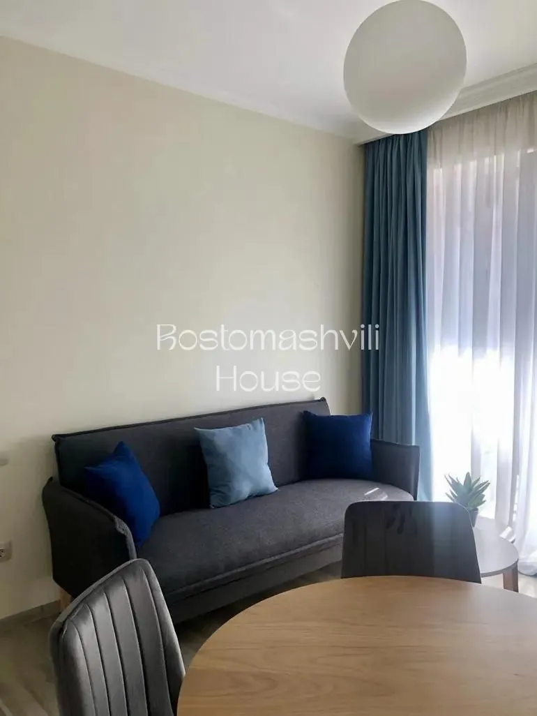 Квартира 45 м² с балконом в Сабуртало 2