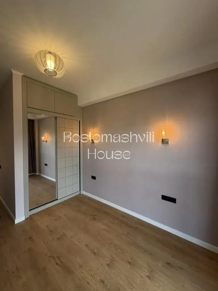 Квартира 75 м² на высоком этаже в Дидубе 4