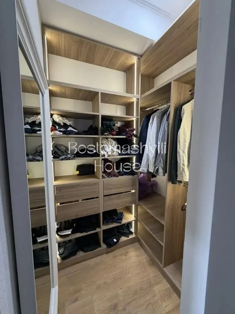 Квартира 75 м² на высоком этаже в Дидубе 5