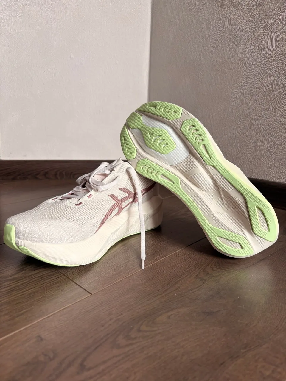 Кроссовки ASICS Novablast 6 мужские новые 4
