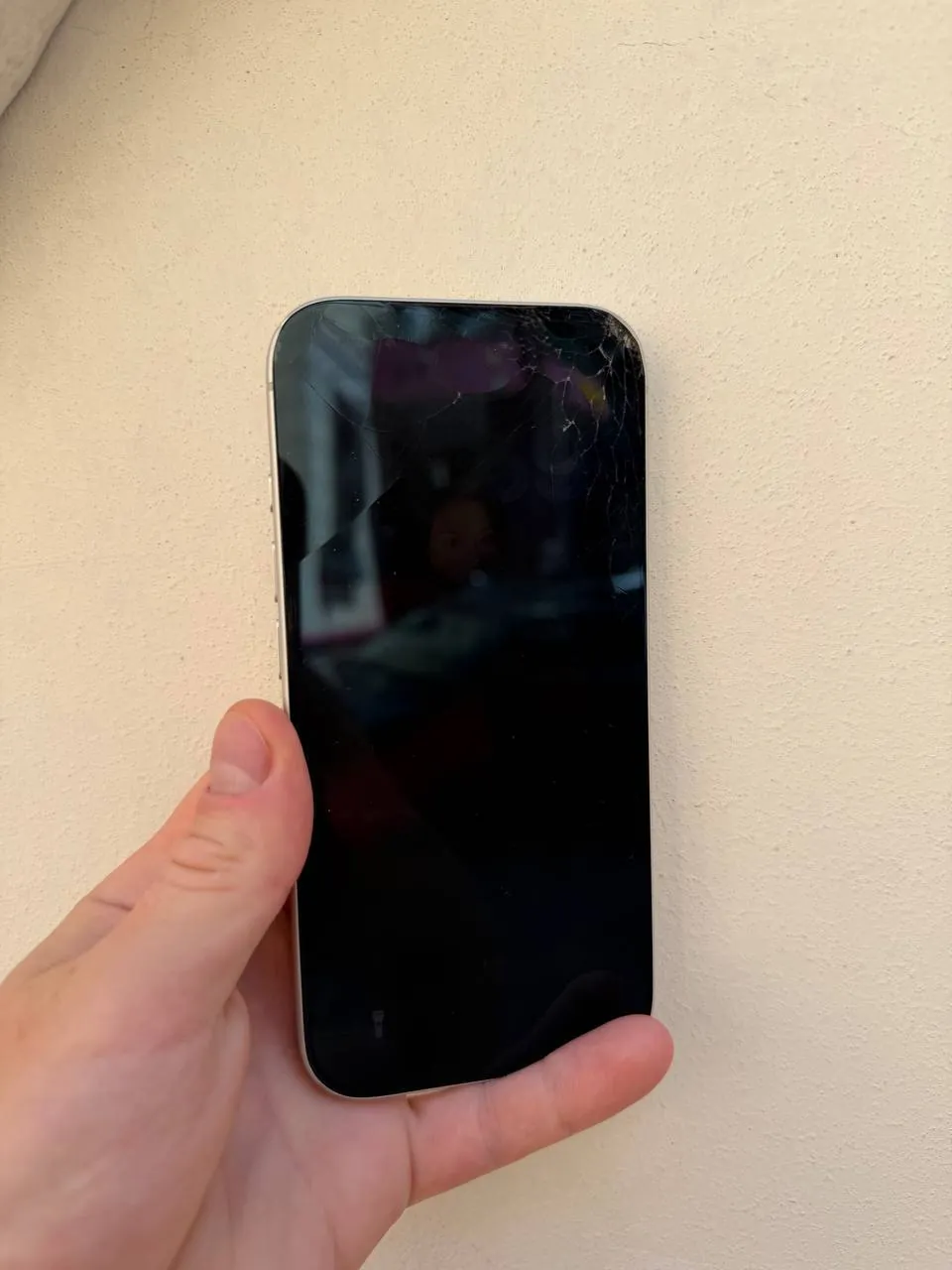 IPhone 17 Pro 256GB разбит экран в углу 5