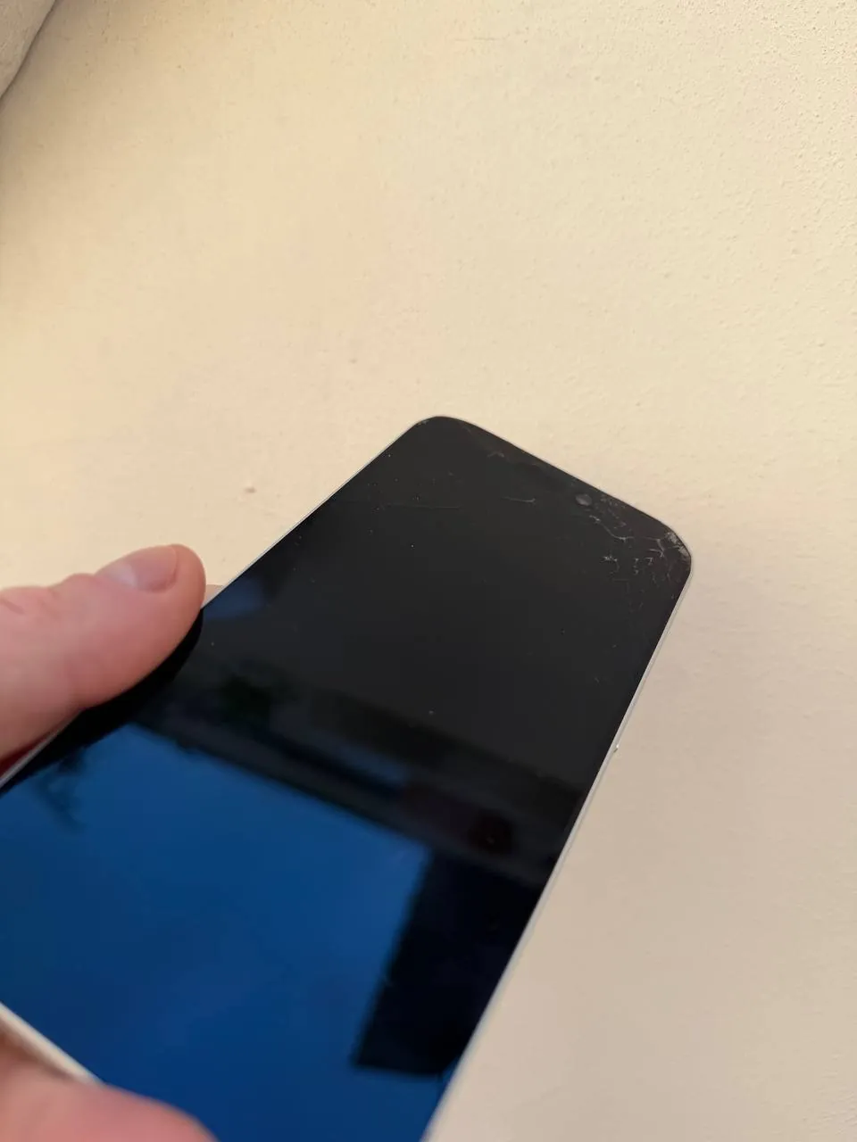 IPhone 17 Pro 256GB разбит экран в углу 4