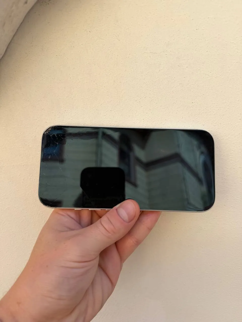 IPhone 17 Pro 256GB разбит экран в углу 3
