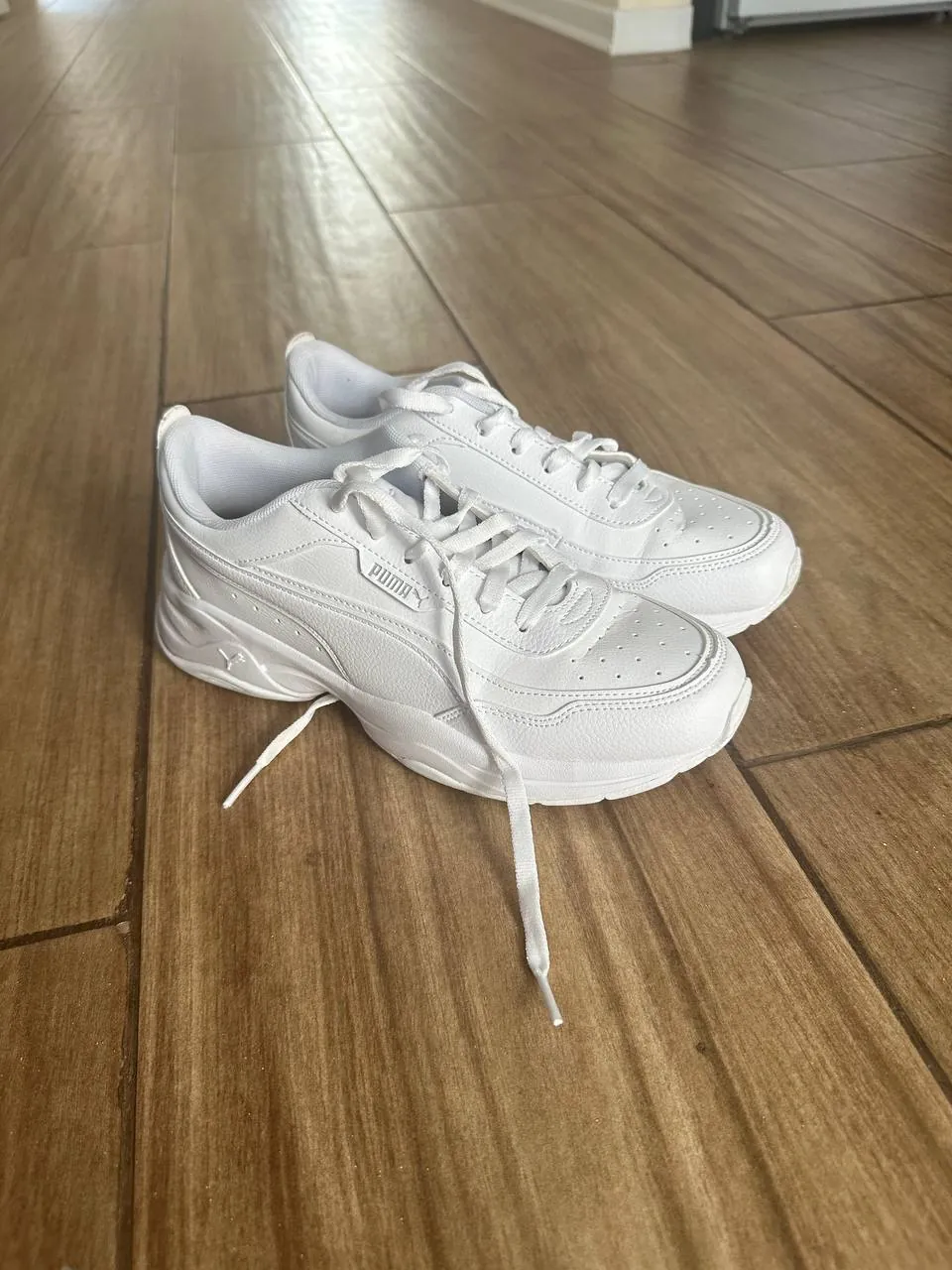 Кроссовки Puma женские кожаные 39 размер 1