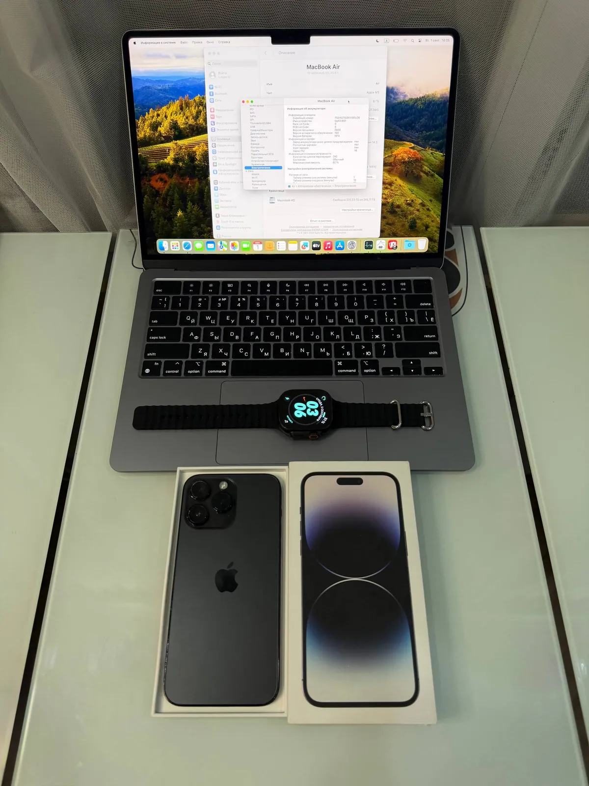 Комплект техники Apple: MacBook, iPhone, часы 1