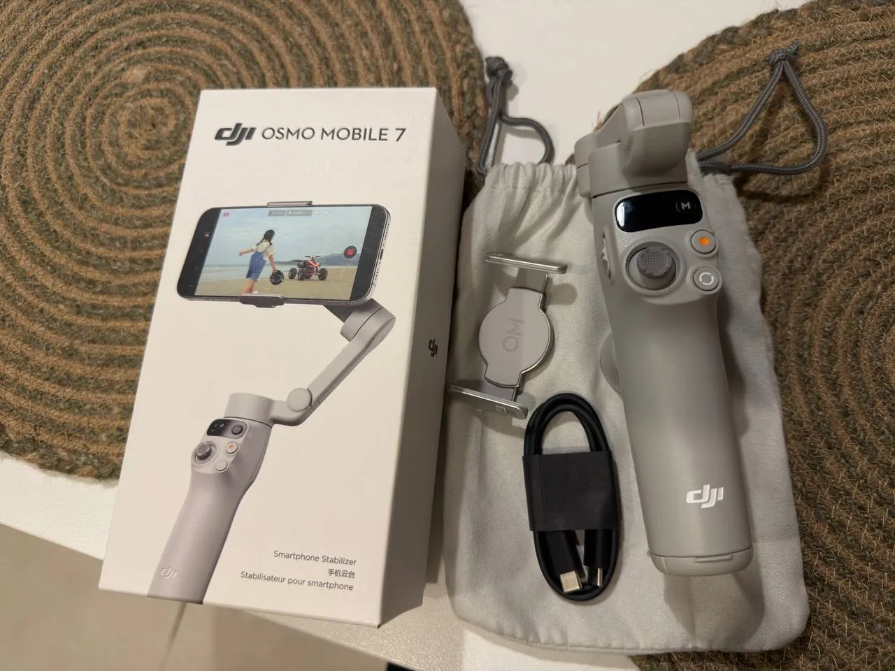 Стабилизатор DJI Osmo Mobile 7 в идеальном состоянии 3