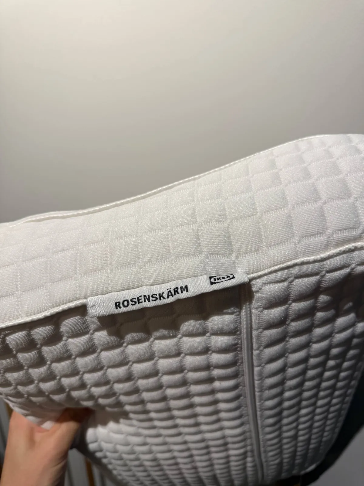 Две эргономичные подушки IKEA ROSENSKARM 4