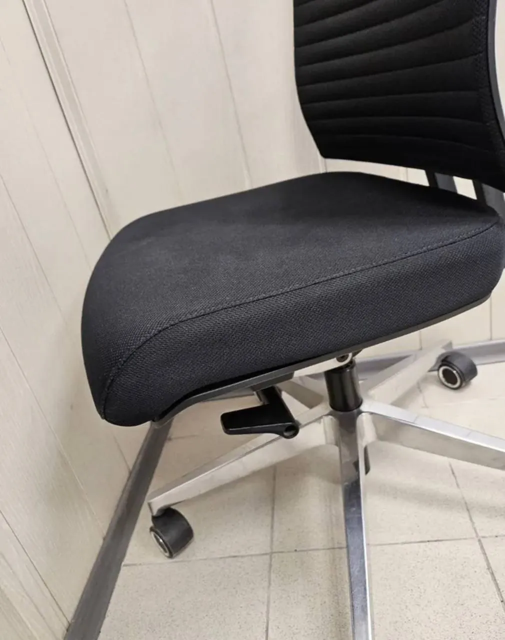 Офисное кресло Köhl Air-Seat эргономичное 2