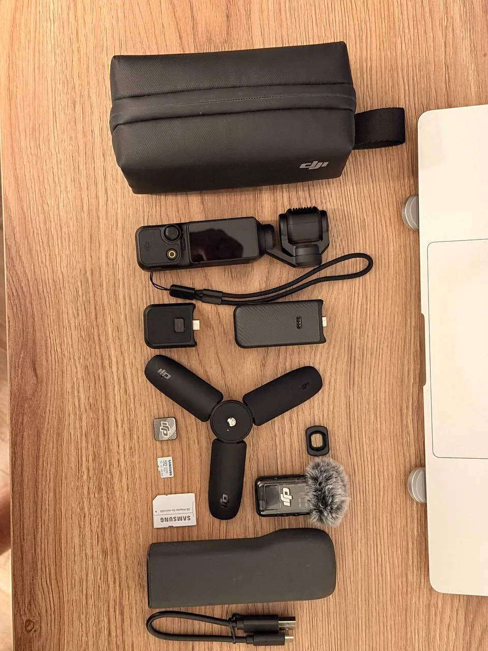 DJI Osmo Pocket 3 и карта памяти 2